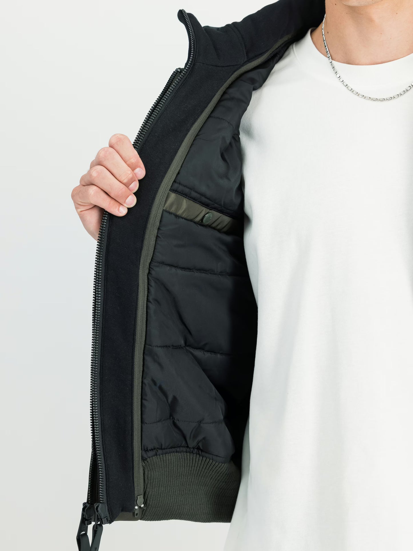 MA-1 BOMBER "MA-1 D-TEC HOOD" - NEGRO OLIVA - ALPHA INDUSTRIES | 183110