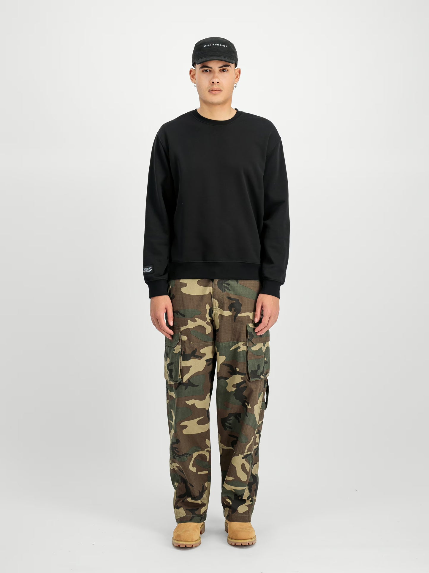 SUDADERA "LABEL BACKPRINT" - NEGRO - ALPHA INDUSTRIES | 258307