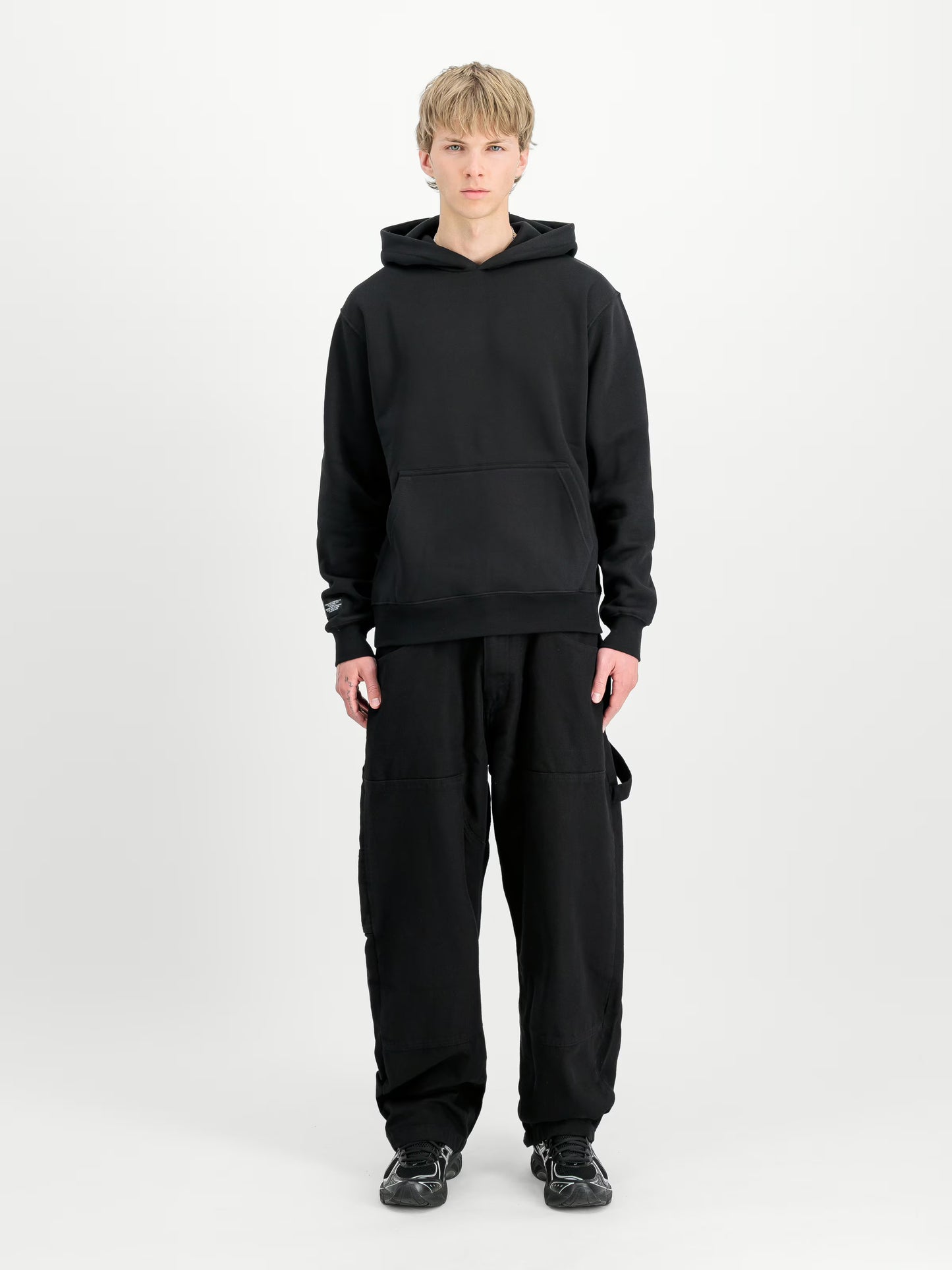 SUDADERA CAPUCHA "LABEL BACKPRINT" - NEGRO - ALPHA INDUSTRIES | 258333-03