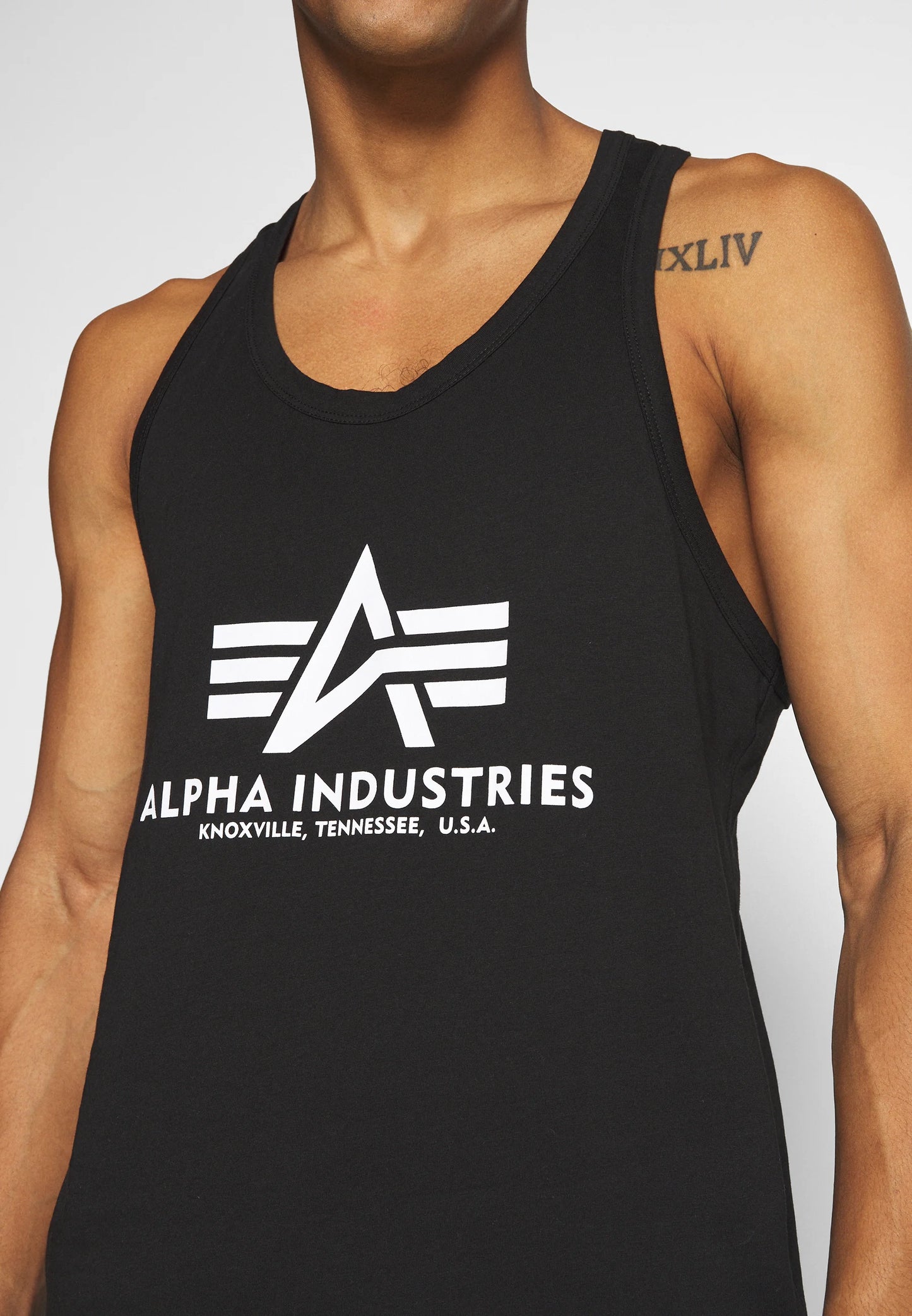 CAMISETA BÁSICA SIN MANGAS - NEGRO - ALPHA INDUSTRIES | 126566