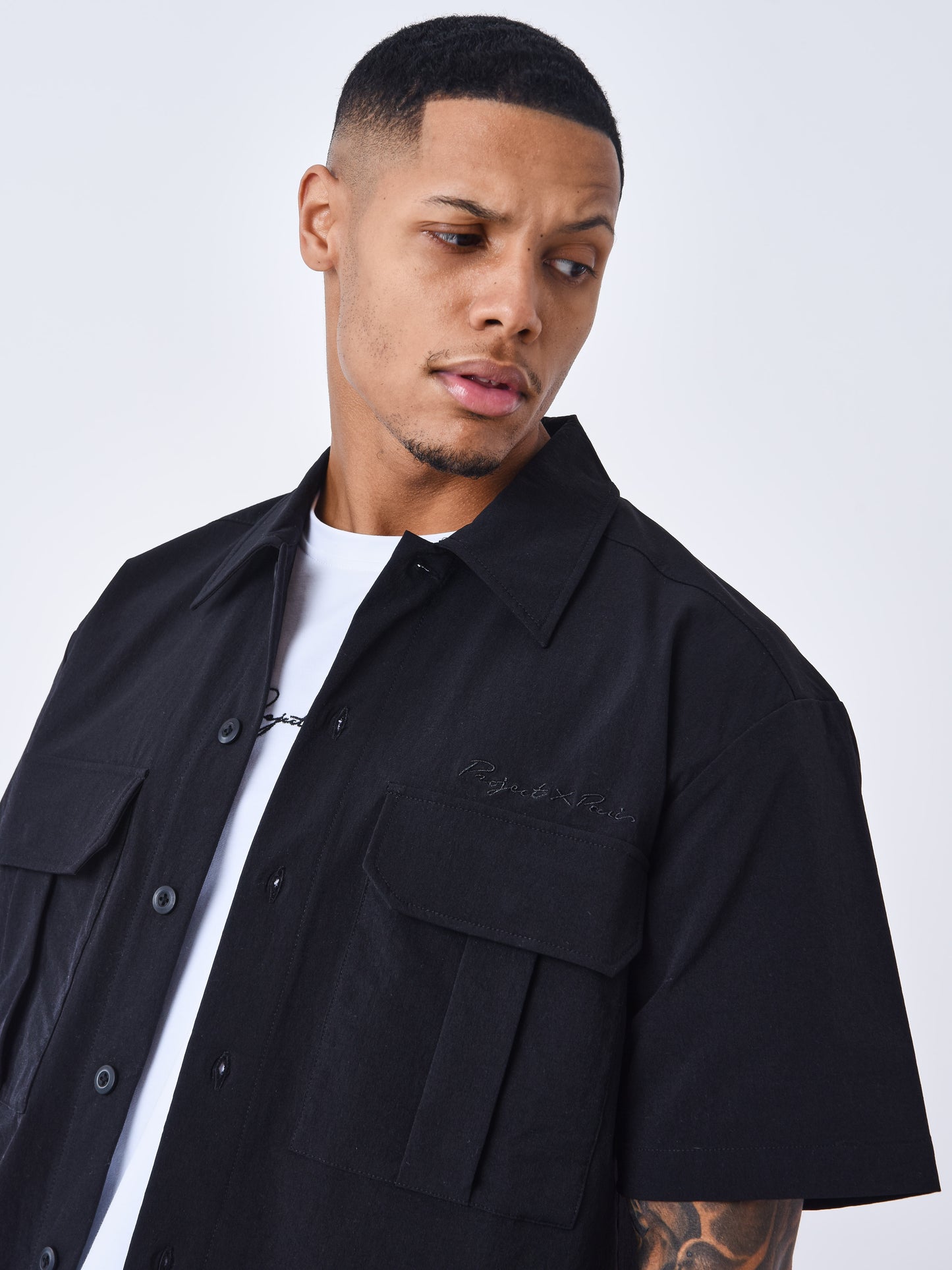 CAMISA DE MANGA CORTA CON TEXTURA ESTILO CARGO - NEGRO - PROJECT X PARIS | 2310034_BK1