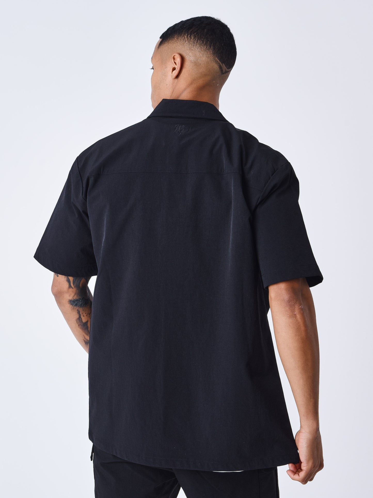 CAMISA DE MANGA CORTA CON TEXTURA ESTILO CARGO - NEGRO - PROJECT X PARIS | 2310034_BK1