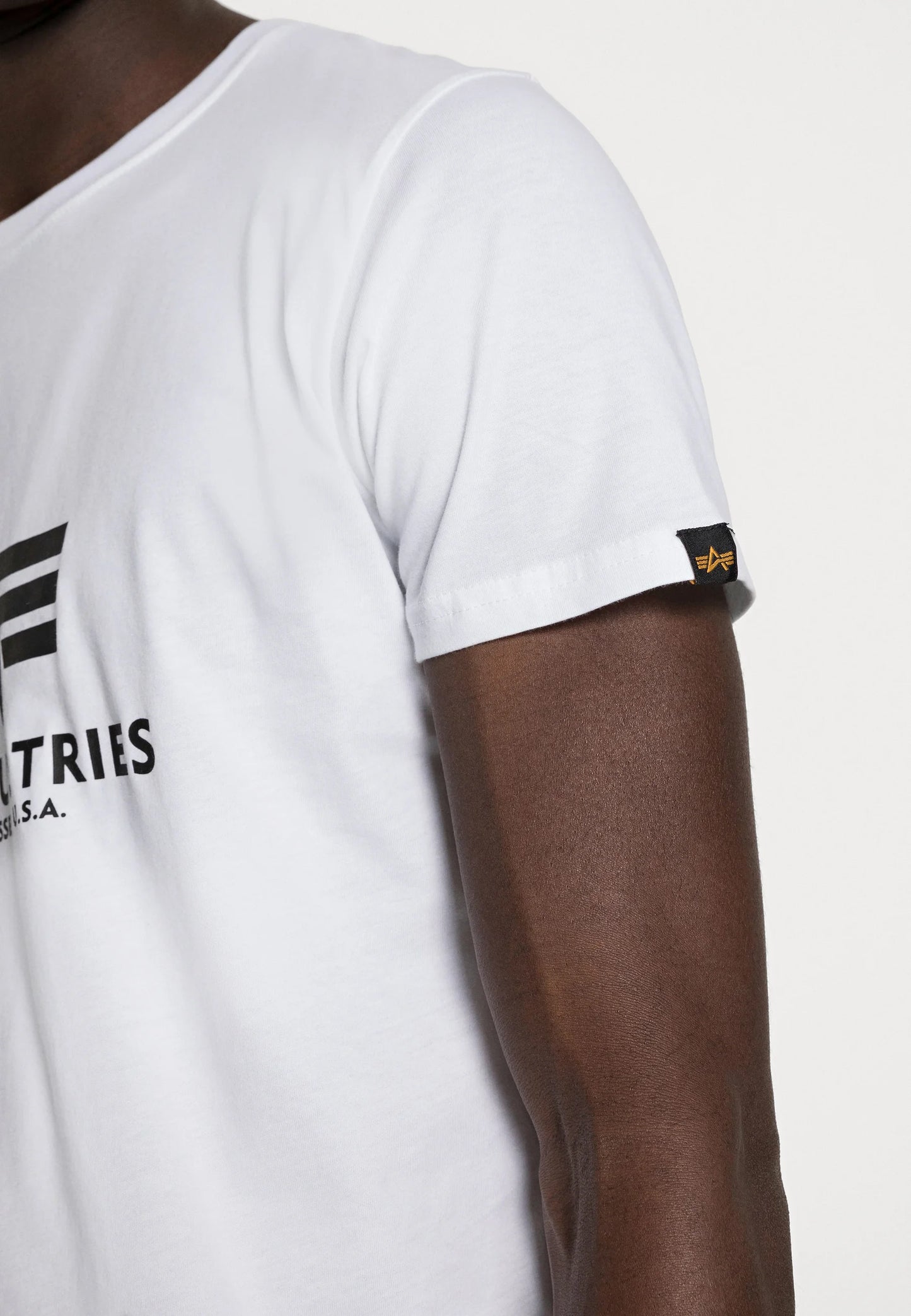 CAMISETA BÁSICA - BLANCO - ALPHA INDUSTRIES | 100501