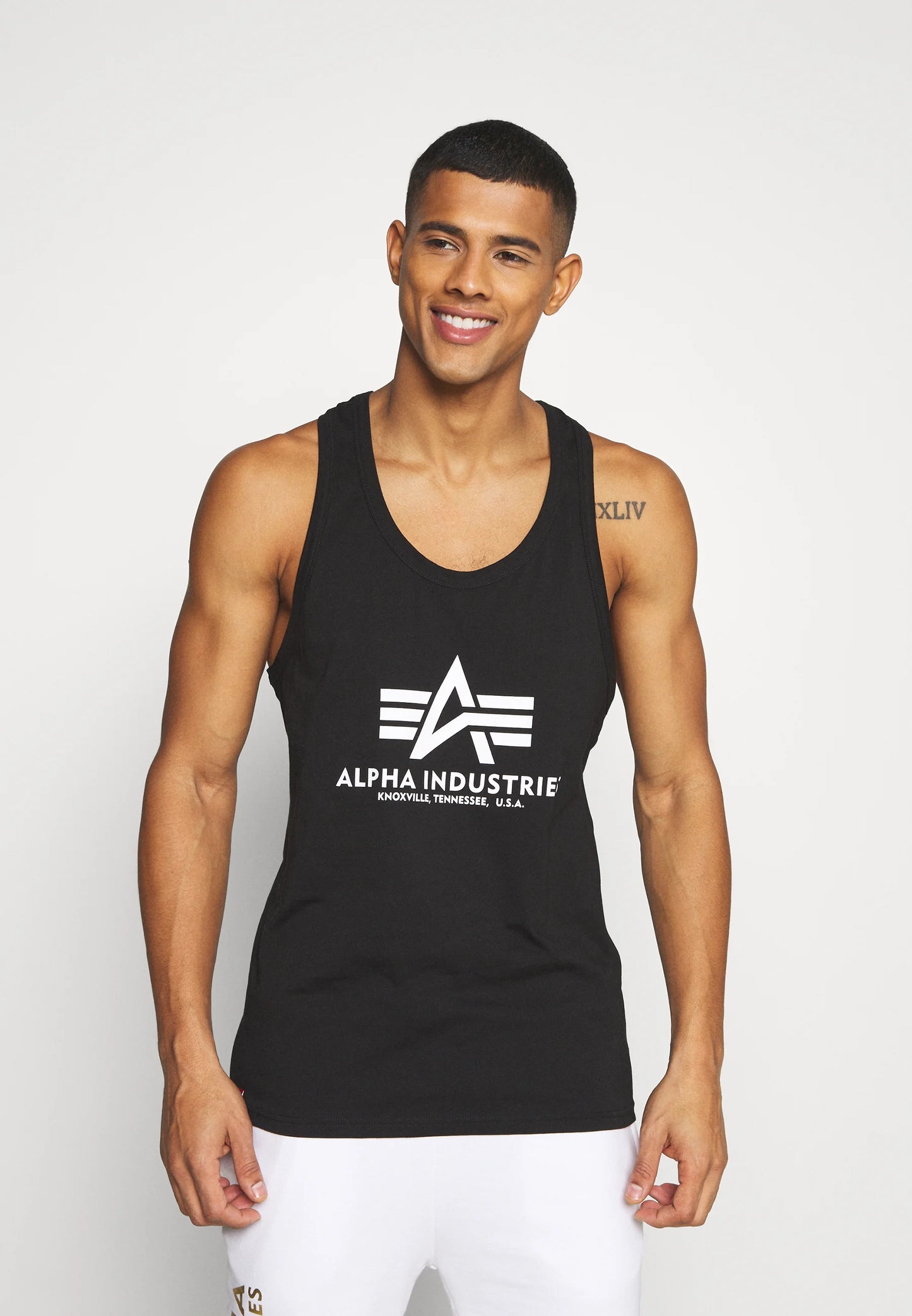 CAMISETA BÁSICA SIN MANGAS - NEGRO - ALPHA INDUSTRIES | 126566