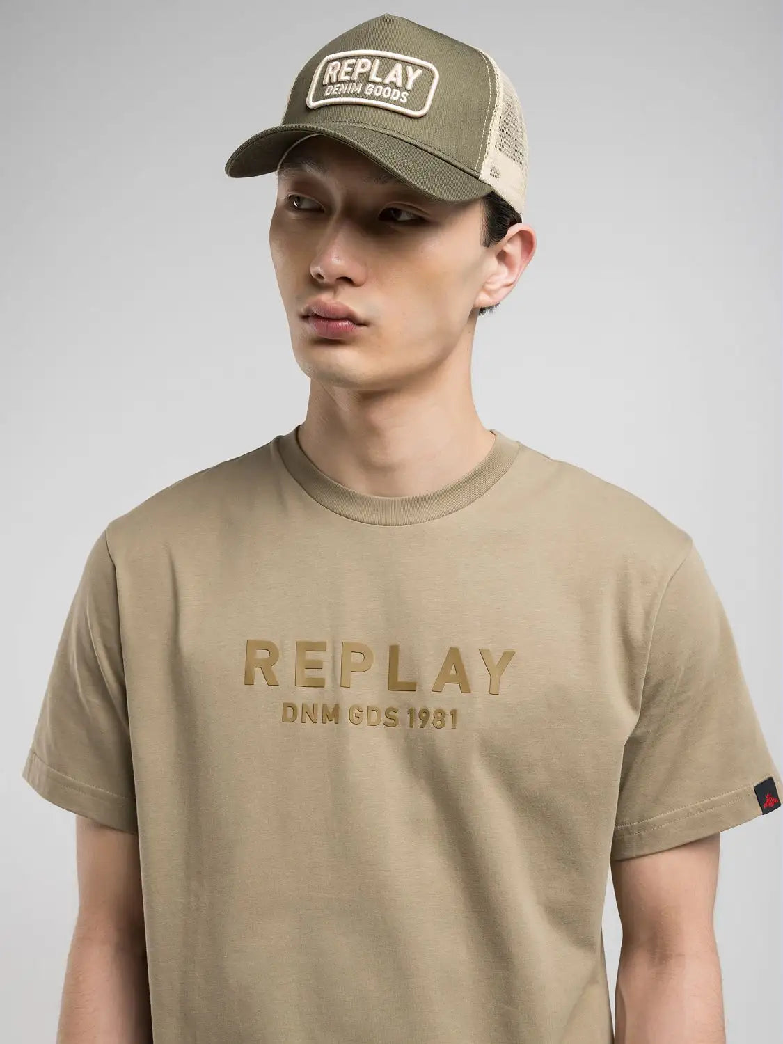 CAMISETA DE CUELLO REDONDO CON ESTAMPADO DE LETRAS - BEIGE - REPLAY | M3043.000.2660