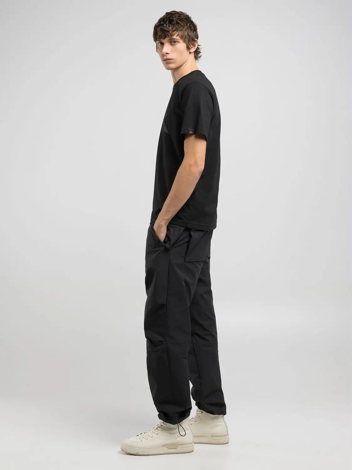CAMISETA CON LETRAS GRAFITI - NEGRO - REPLAY | M3056.000.2660
