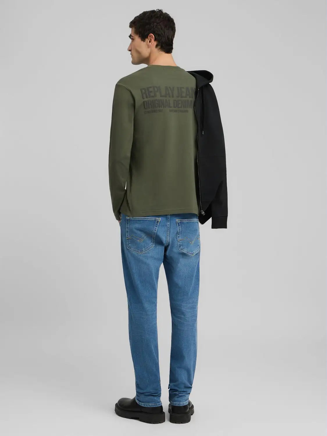 CAMISETA DE MANGA LARGA CON ESTAMPADO LEGADO - VERDE - REPLAY | M3300 .000.2660