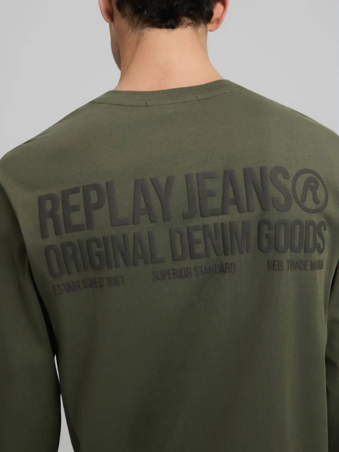 CAMISETA DE MANGA LARGA CON ESTAMPADO LEGADO - VERDE - REPLAY | M3300 .000.2660