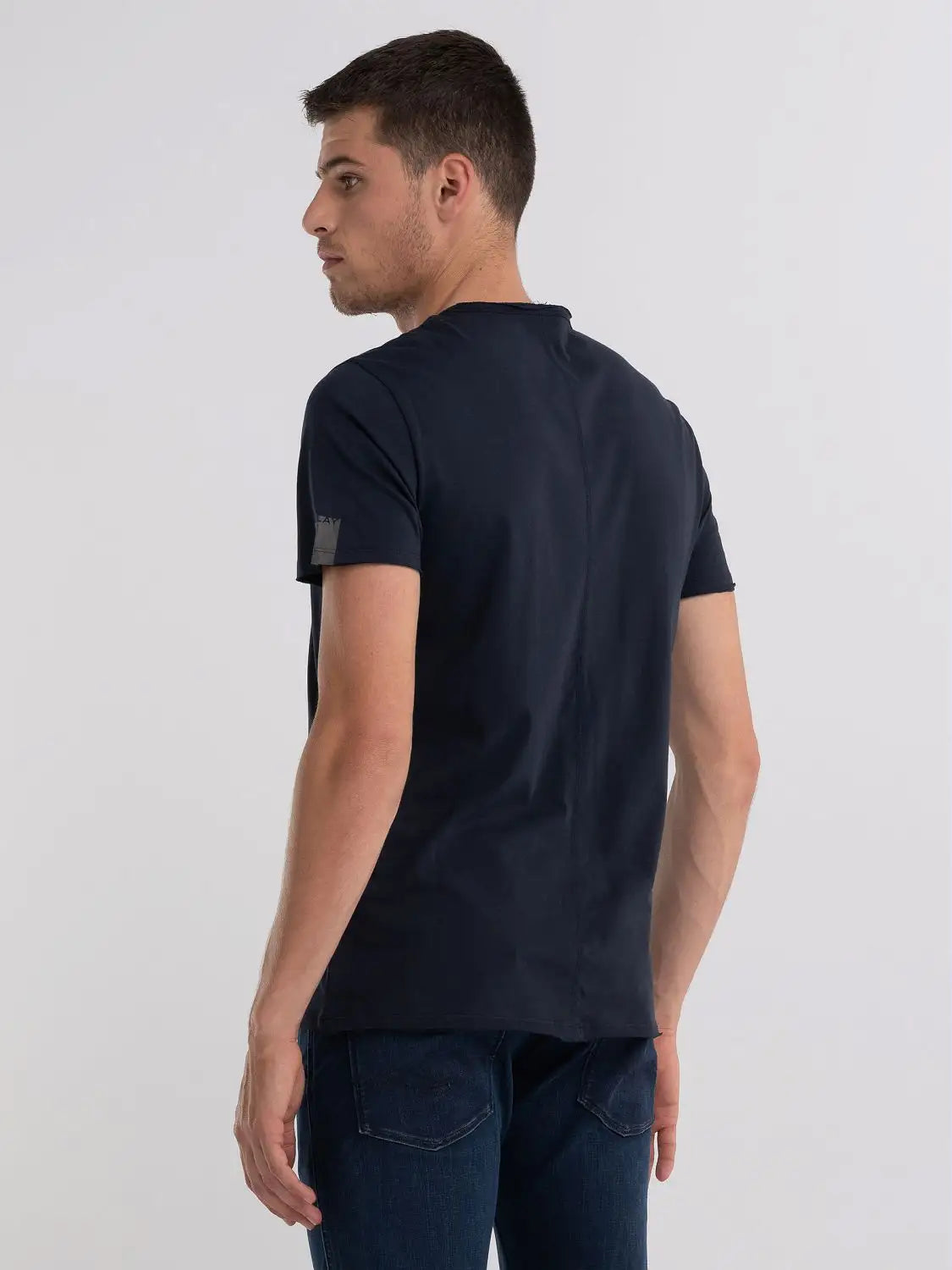 CAMISETA BÁSICA DE PUNTO CON CUELLO DE PICO - AZUL MARINO - REPLAY | M3591.000.2660 - Blue Denim