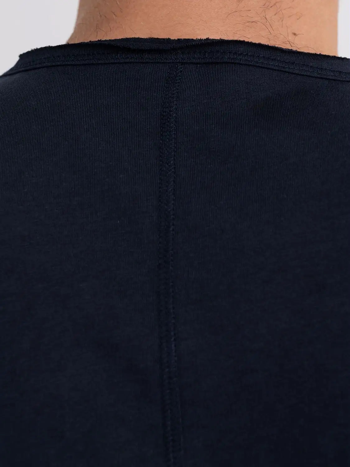 CAMISETA BÁSICA DE PUNTO CON CUELLO DE PICO - AZUL MARINO - REPLAY | M3591.000.2660 - Blue Denim