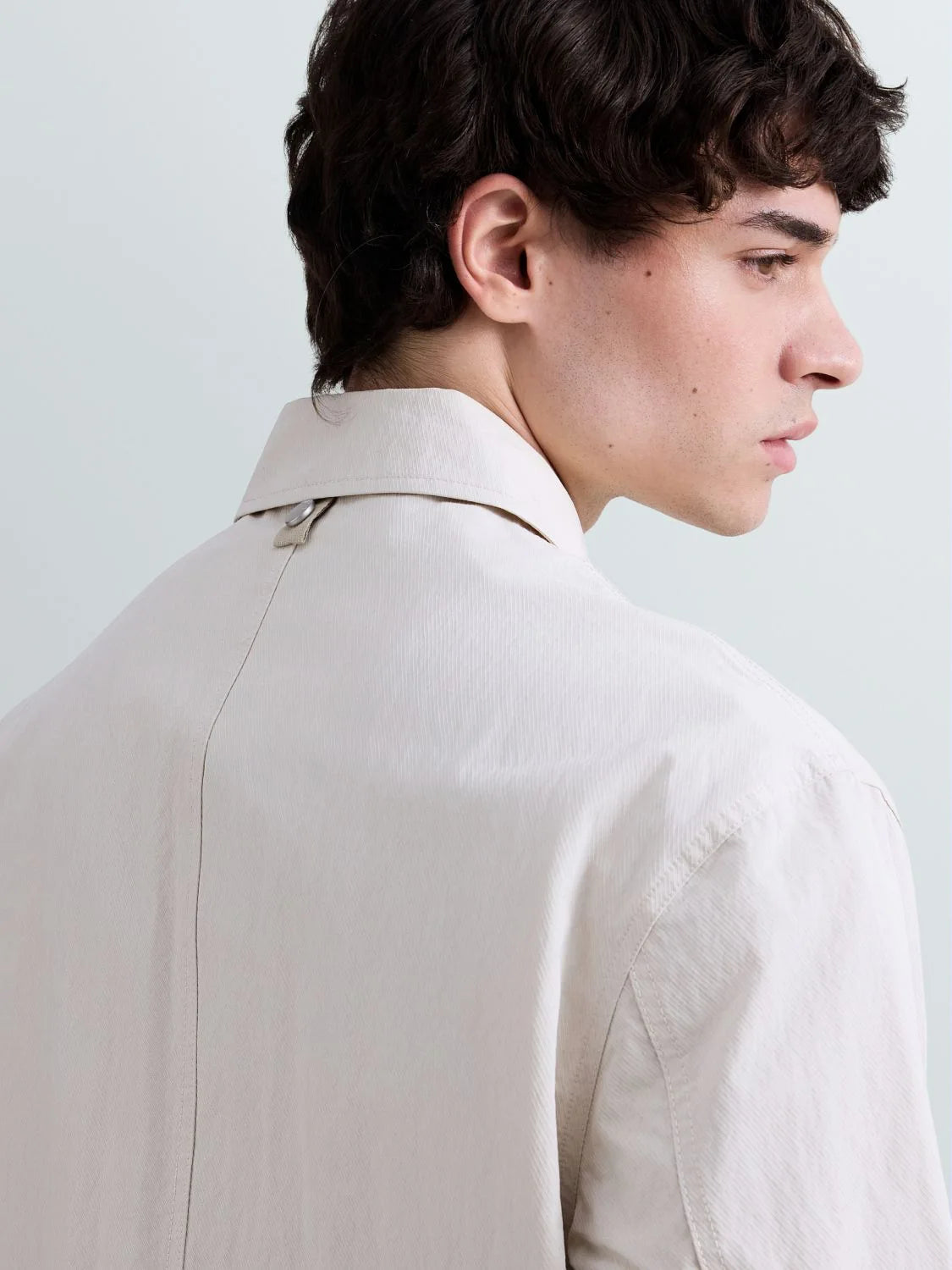CHAQUETA REGULAR FIT CON BOLSILLOS - BEIGE - REPLAY | M8521 .000.85520