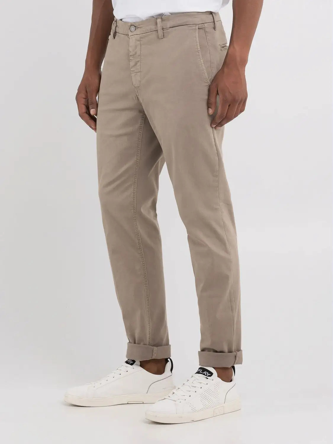 PANTALÓN CHINO REGULAR FIT BENNI HYPERFLEX  - BEIGE  - REPLAY | M9722A.000.8366197