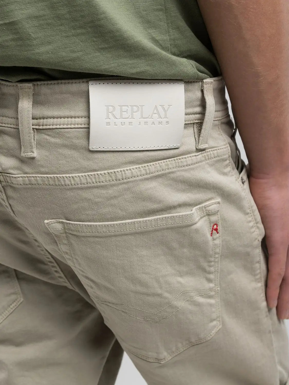BERMUDAS TAPERED RBJ.981 - BEIGE - REPLAY | MA981Y.000.8488780