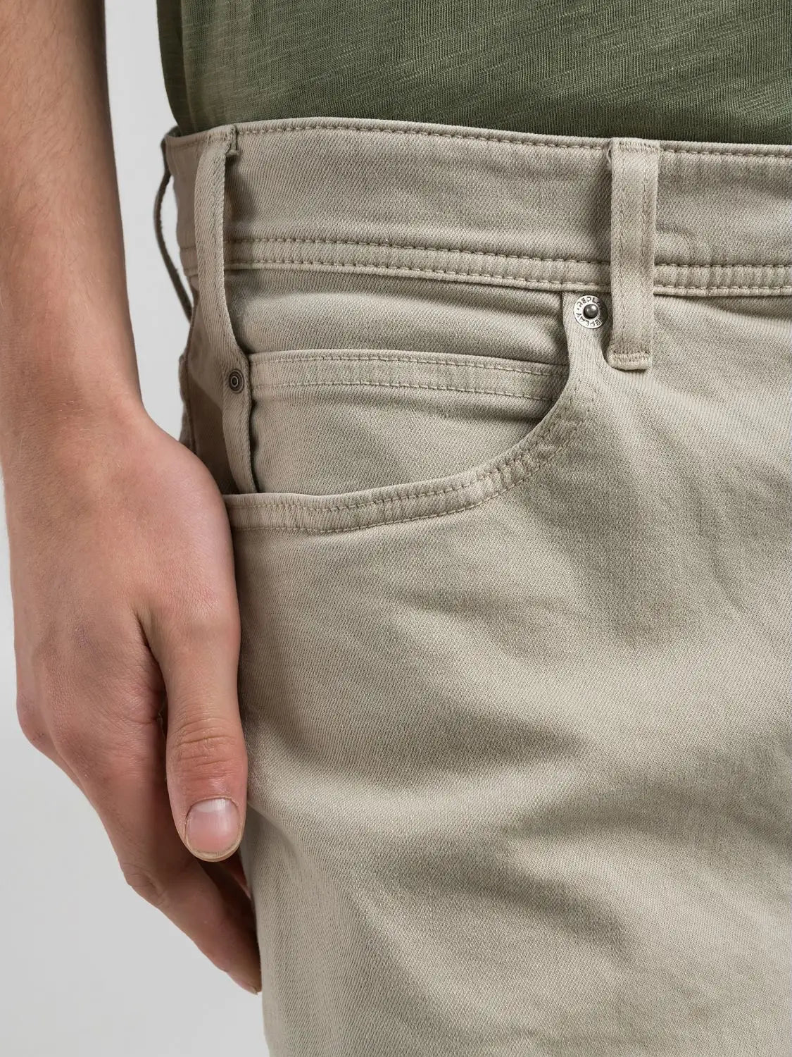 BERMUDAS TAPERED RBJ.981 - BEIGE - REPLAY | MA981Y.000.8488780