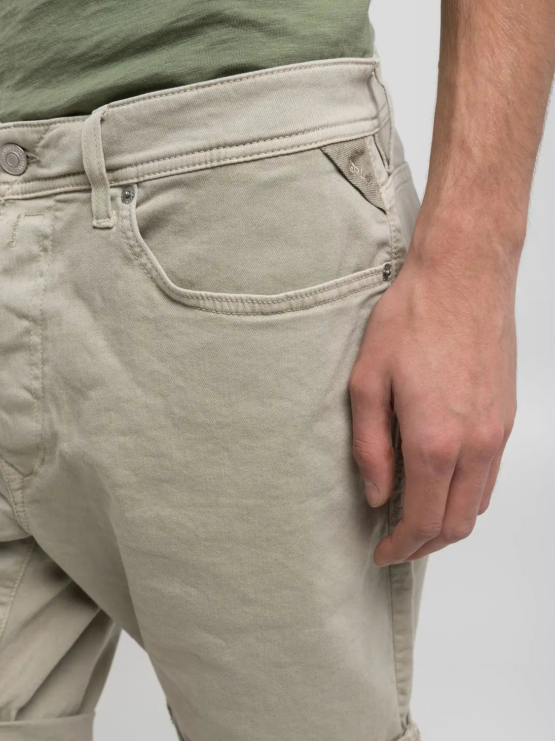 BERMUDAS TAPERED RBJ.981 - BEIGE - REPLAY | MA981Y.000.8488780