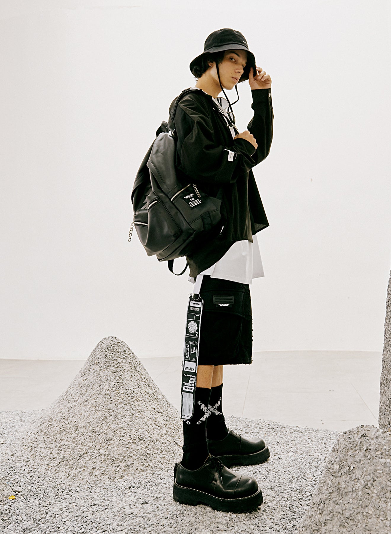 MOCHILA "CHAIN" - NEGRO - BLACK CAPSULE MOD WAVE MOVEMENT | MW040211506