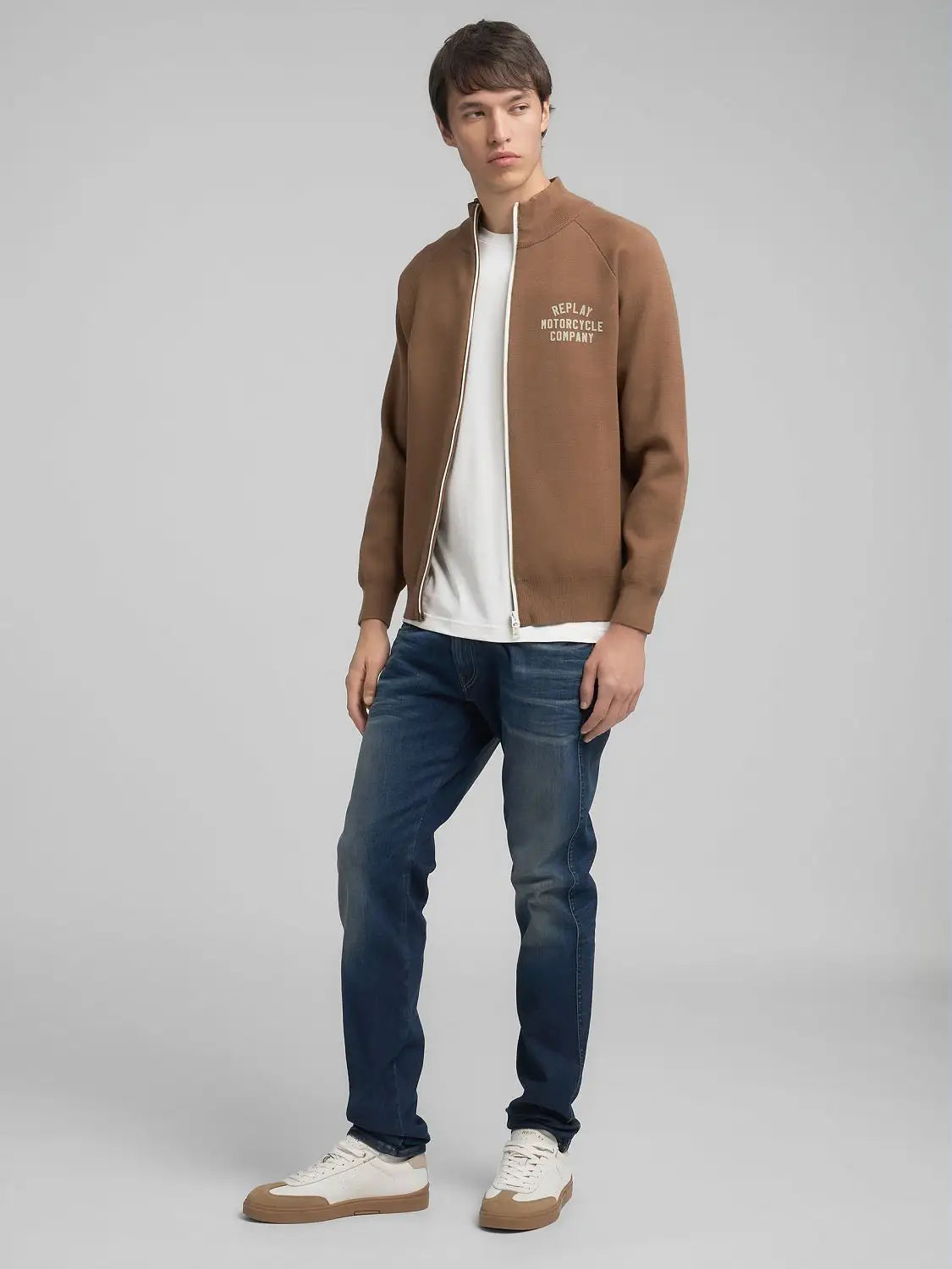 SUDADERA DE PUNTO CON CREMALLERA COMPLETA Y CUELLO ALTO - TABACO - REPLAY | UK4880.000.G23896