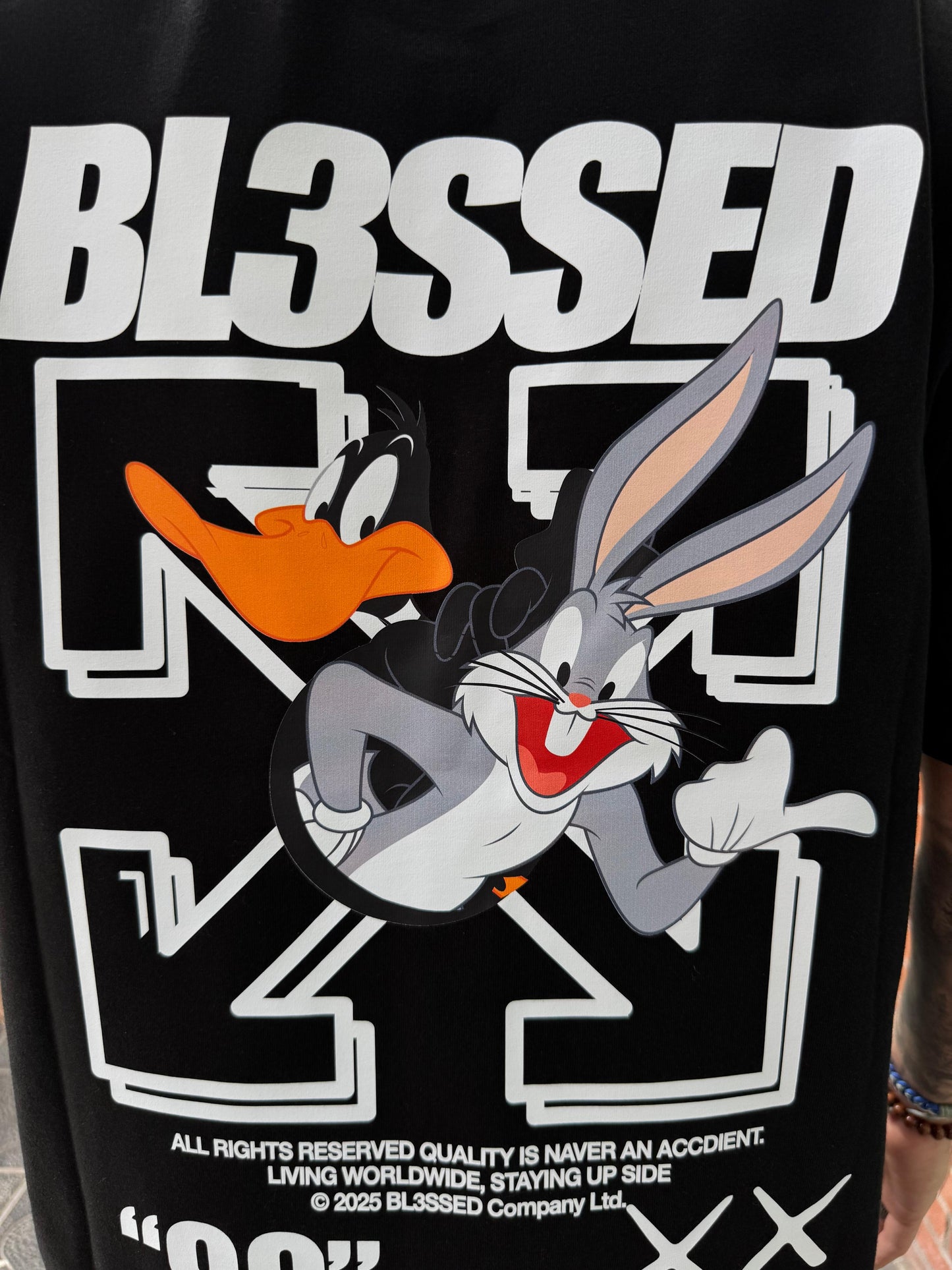 CAMISETA "BUGS BUNNY" - NEGRO - BLESSED BRAND