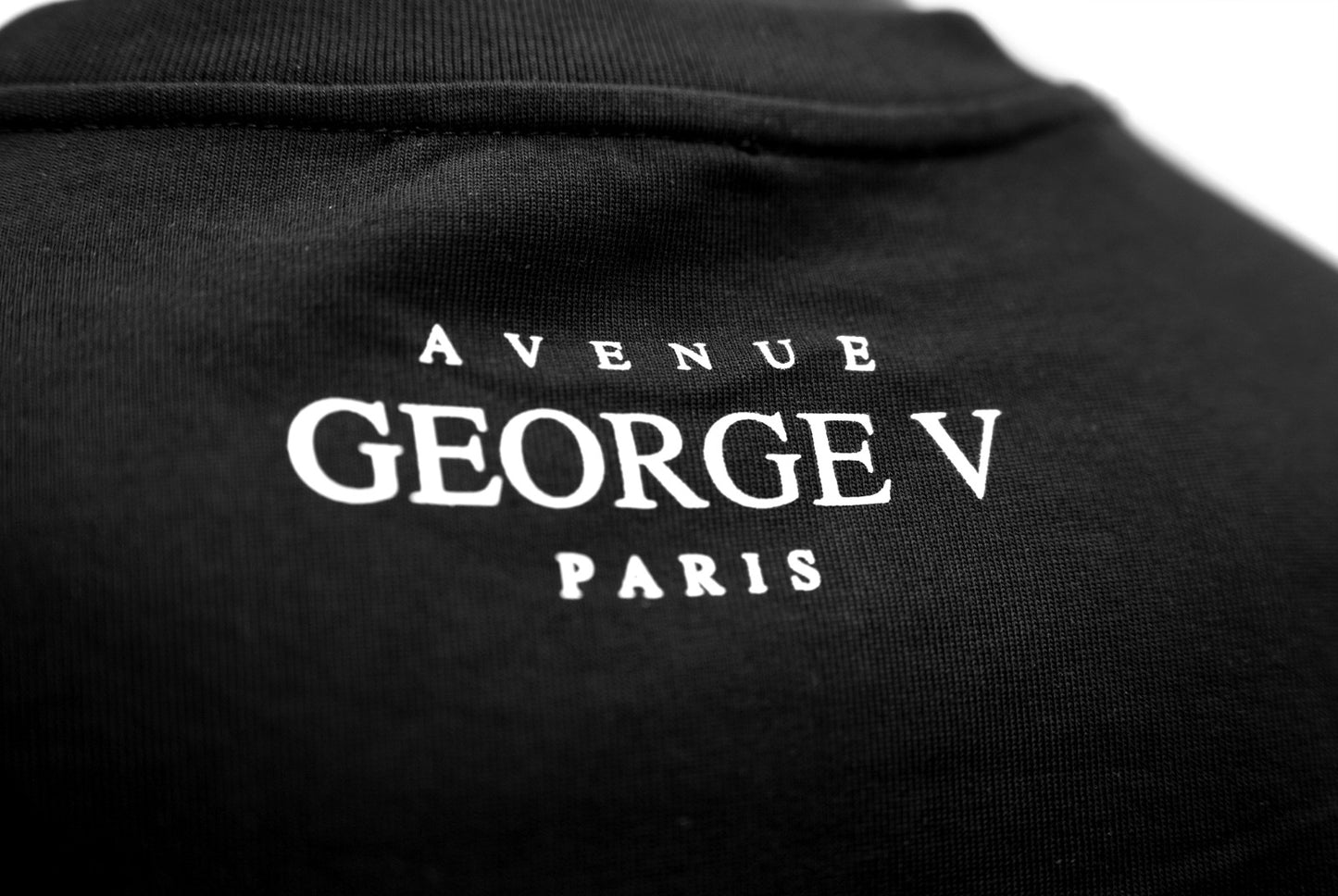 CAMISETA "PANTHER" - NEGRO - AVENUE GEORGE V PARIS | GV-5104
