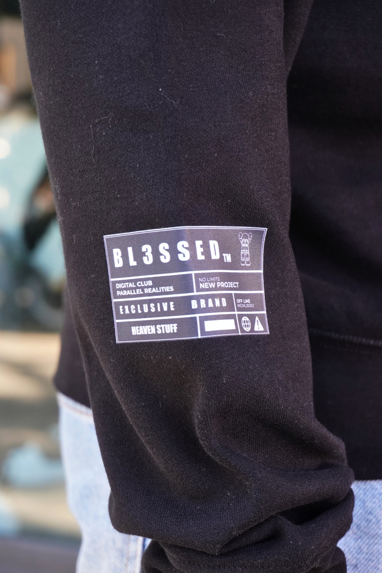 SUDADERA "FIRE SMILE" - NEGRO - BLESSED BRAND