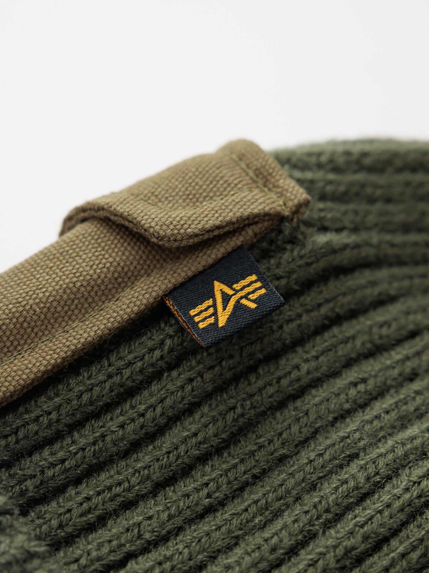 GORRO "UTILITY" - VERDE OLIVA - ALPHA INDUSTRIES | 138904