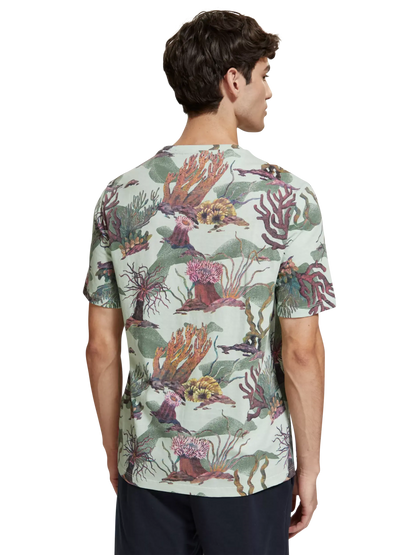 CAMISETA CON ESTAMPADO INTEGRAL - ARRECIFE DE CORAL - SCOTCH & SODA | 177101-7206