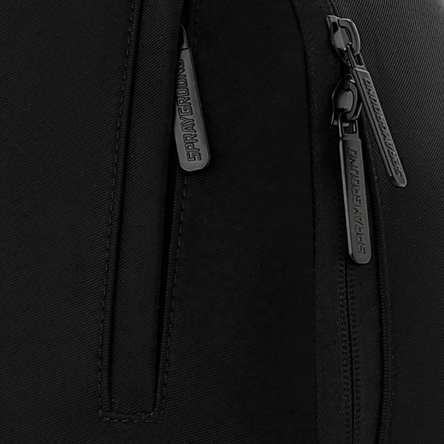 MOCHILA SHARK CENTRAL BLACKED OUT EMBOSSED NYLON BACKPACK - NEGRO - SPRAYGROUND | 910B9635NSZ