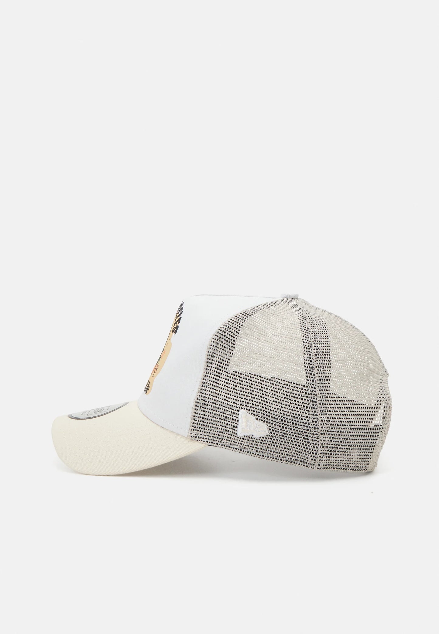 GORRA "GRAPHIC PRINT TRUCKER" TRUCKER - BEIGE/WHITE - NEW ERA | NE354Q2PI-A11