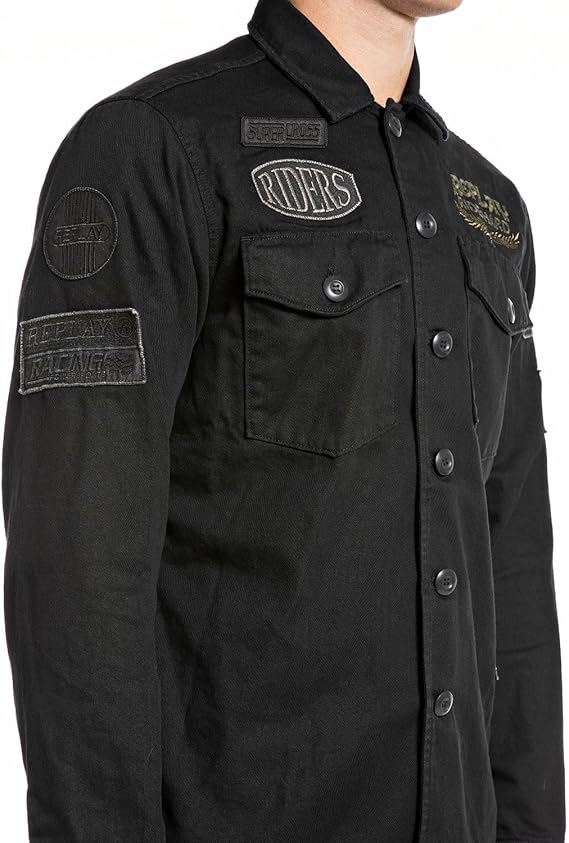 SOBRECAMISA CON INSCRIPCIÓN Y PARCHES RIDERS - NEGRO - REPLAY | M8825Q.000.84024T