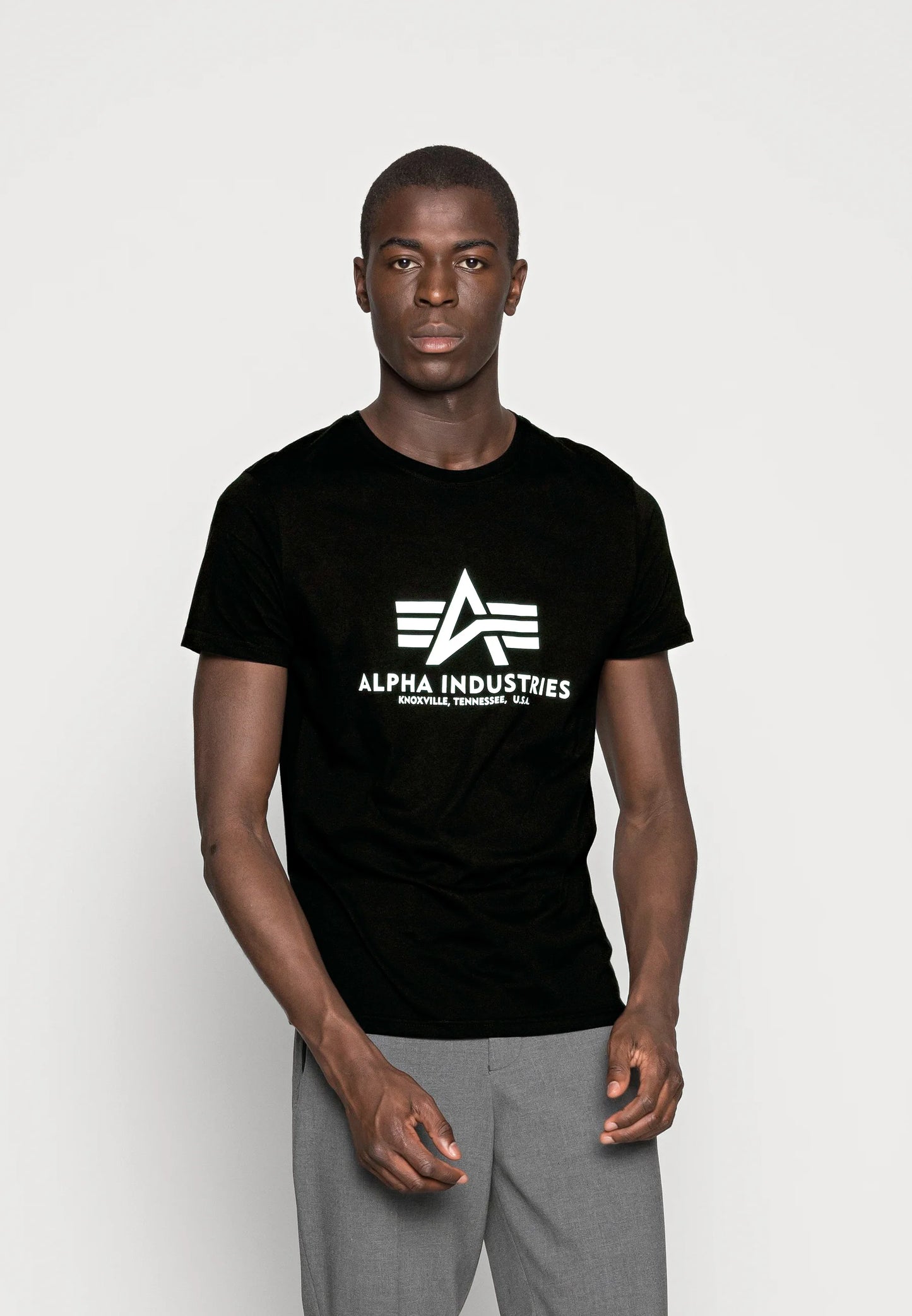 CAMISETA BÁSICA - NEGRO - ALPHA INDUSTRIES | 100501