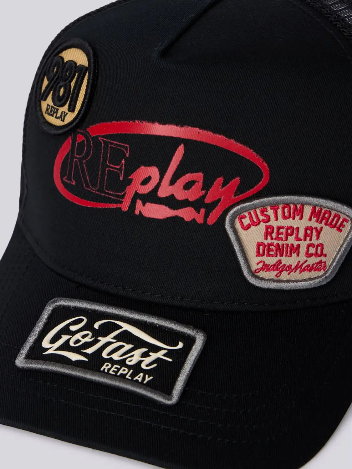 GORRA CON PARCHE Y ESTAMPADO VINTAGE - NEGRO - REPLAY | AX4345.000.A0113