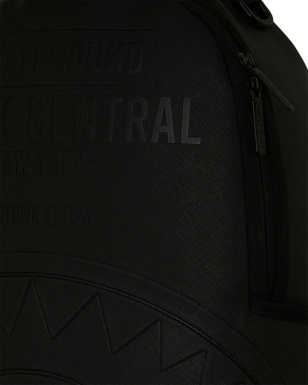 MOCHILA SHARK CENTRAL EMBOSSED BLACK NYLON BACKPACK - NEGRO - SPRAYGROUND | 910B9626NSZ