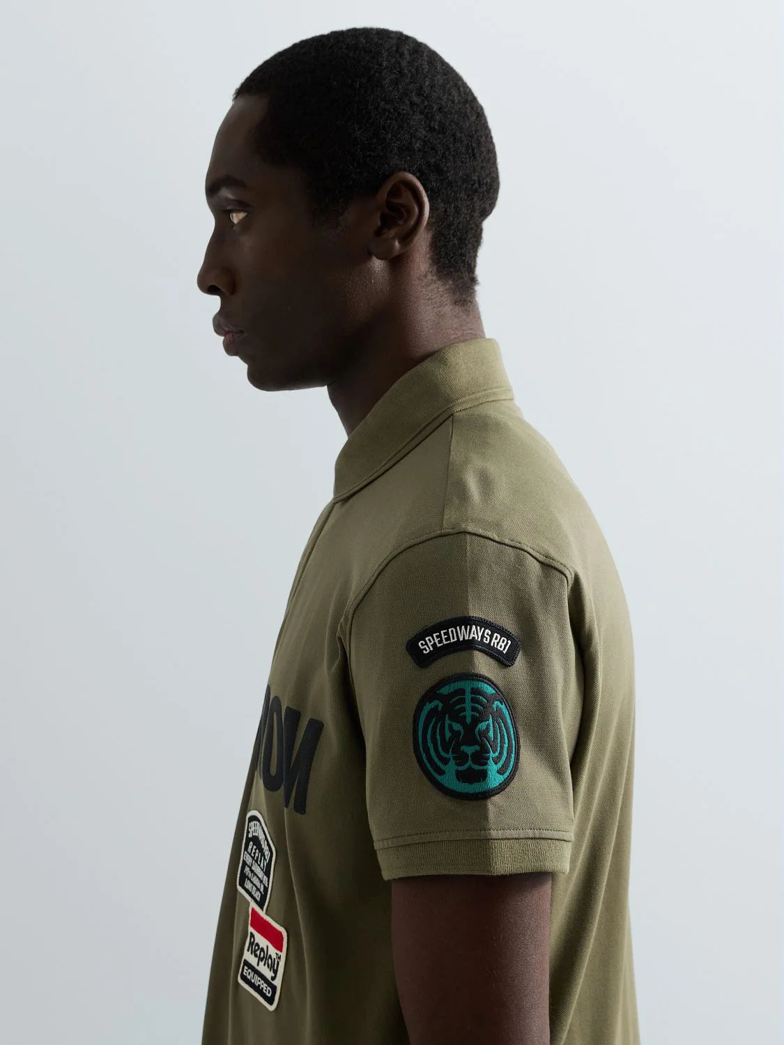 POLO REGULAR FIT CON PARCHES - VERDE - REPLAY | M13L5.001.00KZNW