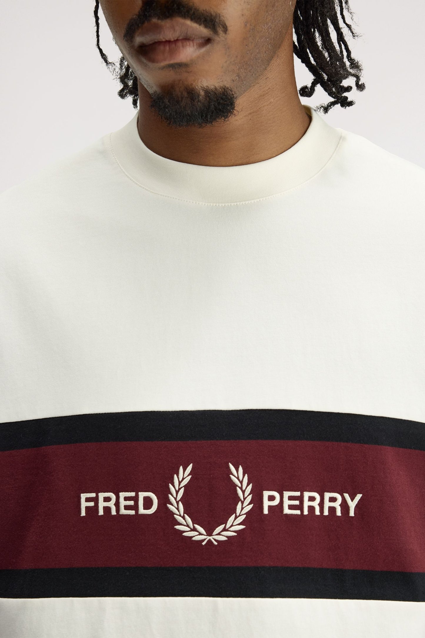 CAMISETA PANEL BORDADO - BEIGE - FRED PERRY | M2405 560