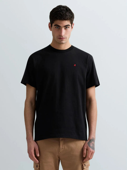 CAMISETA LOGOTIPO R ROJO - NEGRO - REPLAY | M3015 .000.2660