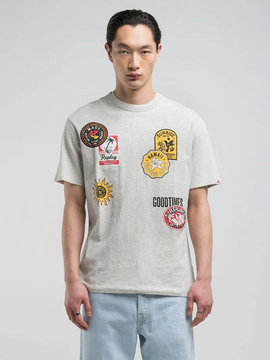 CAMISETA CON ESTAMPADO EFECTO PARCHE - GRIS CLARO - REPLAY | M3040.000.23814N