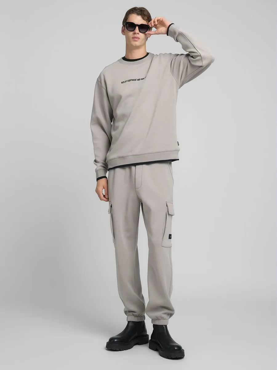 SUDADERA DE CUELLO REDONDO CON INSCRIPCIÓN BORDADA - GRIS - REPLAY | M3175 .000.23655