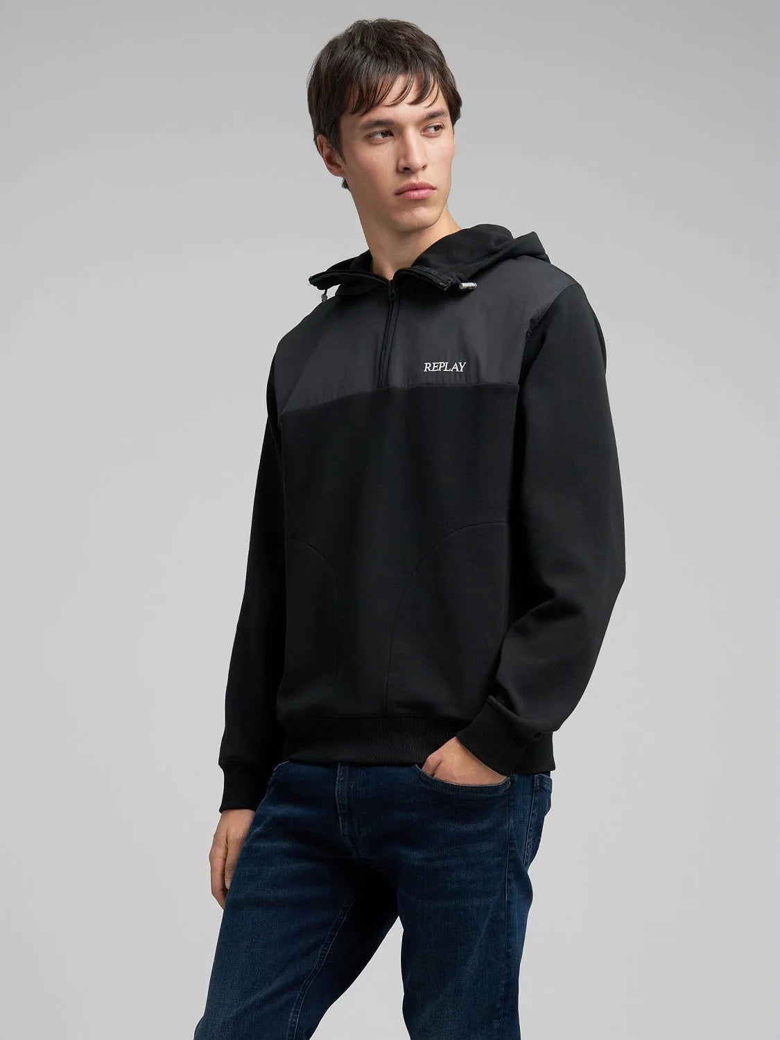 SUDADERA CON CAPUCHA Y MEDIA CREMALLERA - NEGRO - REPLAY | M3178 .000.23655