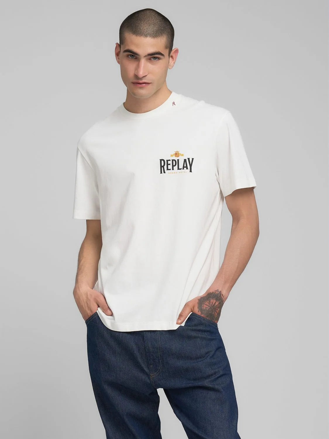 CAMISETA CON ESTAMPADO "ARCHIVO" - BLANCO - REPLAY | M3279 .000.23608P