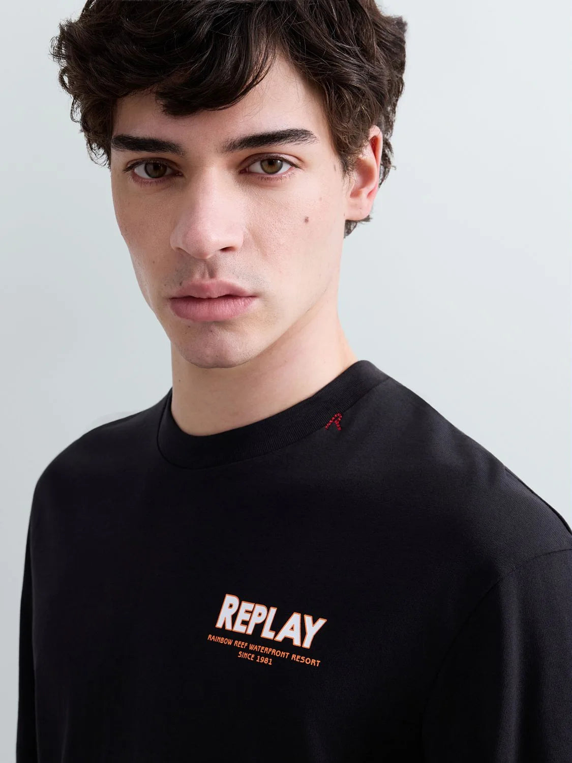 CAMISETA CON ESTAMPADO "FIYI" - NEGRO - REPLAY | M3397 .000.23608P