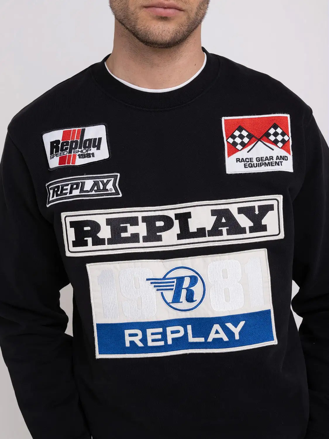 SUDADERA CON PARCHES RACER - NEGRO - REPLAY | M6718.000.22890CS