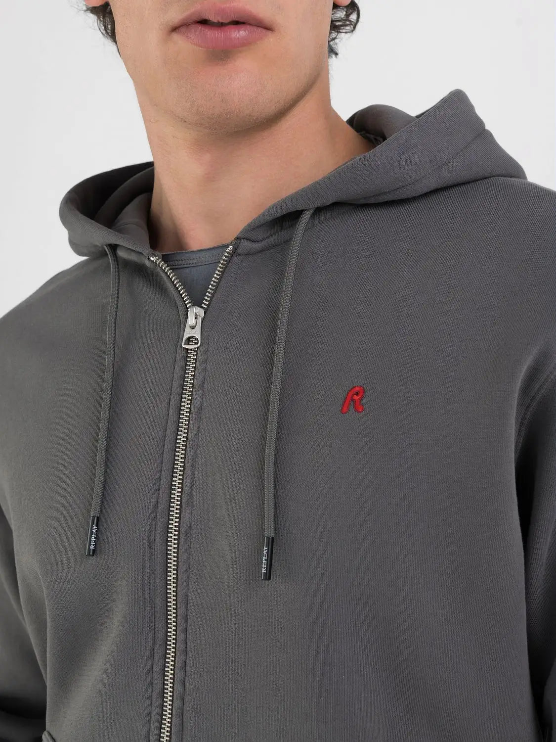 SUDADERA CON CAPUCHA Y CREMALLERA - GRIS - REPLAY | M6924.000.23736P