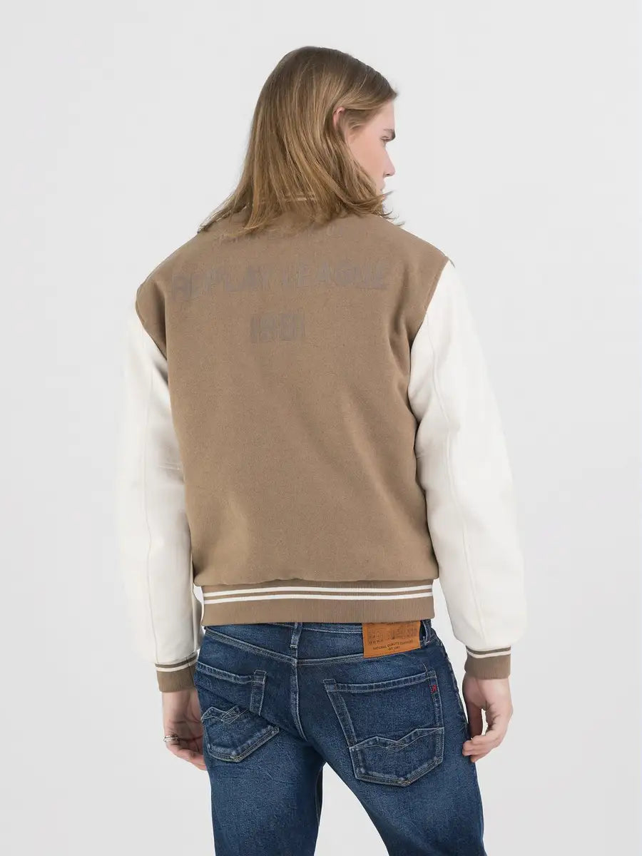 CHAQUETA UNIVERSITARIA CON LETRAS "REPLAY LEAGUE" - BEIGE - REPLAY | M8414.000.84768