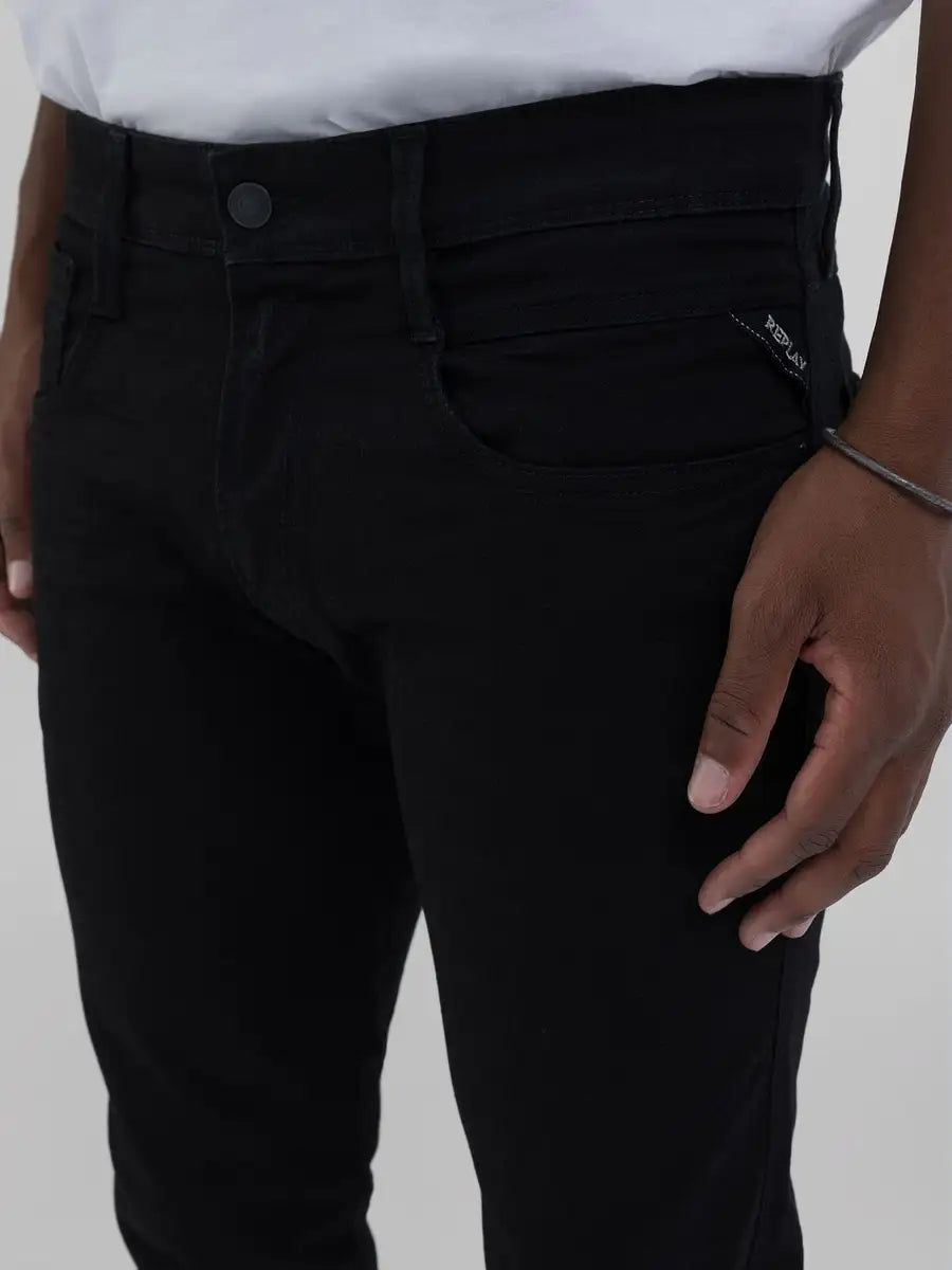 PANTALÓN VAQUERO AJUSTADO SLIM FIT ANBASS - NEGRO - REPLAY | M914Y.000.85B 010