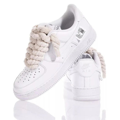 ZAPATILLAS NIKE AIR FORCE 1 "BOOM LACES" - BLANCO/BEIGE - NIKE | 2.0000000235