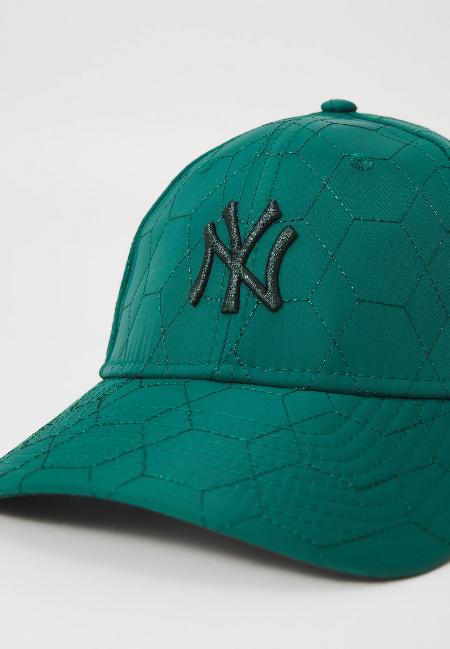 GORRA "QUILTED 9FORTY®" LOS ANGELES LAKERS LEAGUE ESSENTIAL 9FORTY - VERDE - NEW ERA | NE354Q322-M11