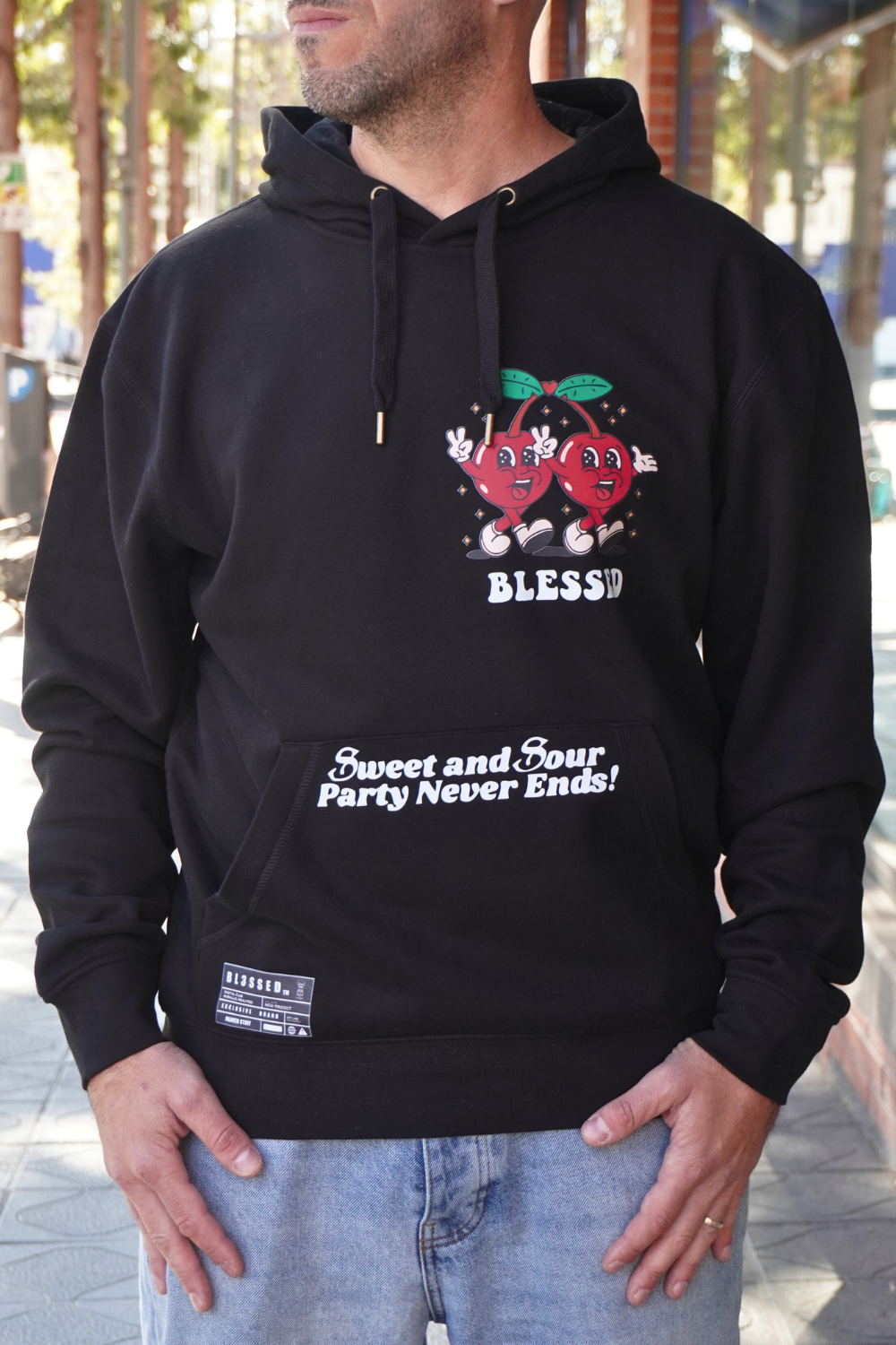 SUDADERA CON CAPUCHA "CHERRY" - NEGRO - BLESSED BRAND