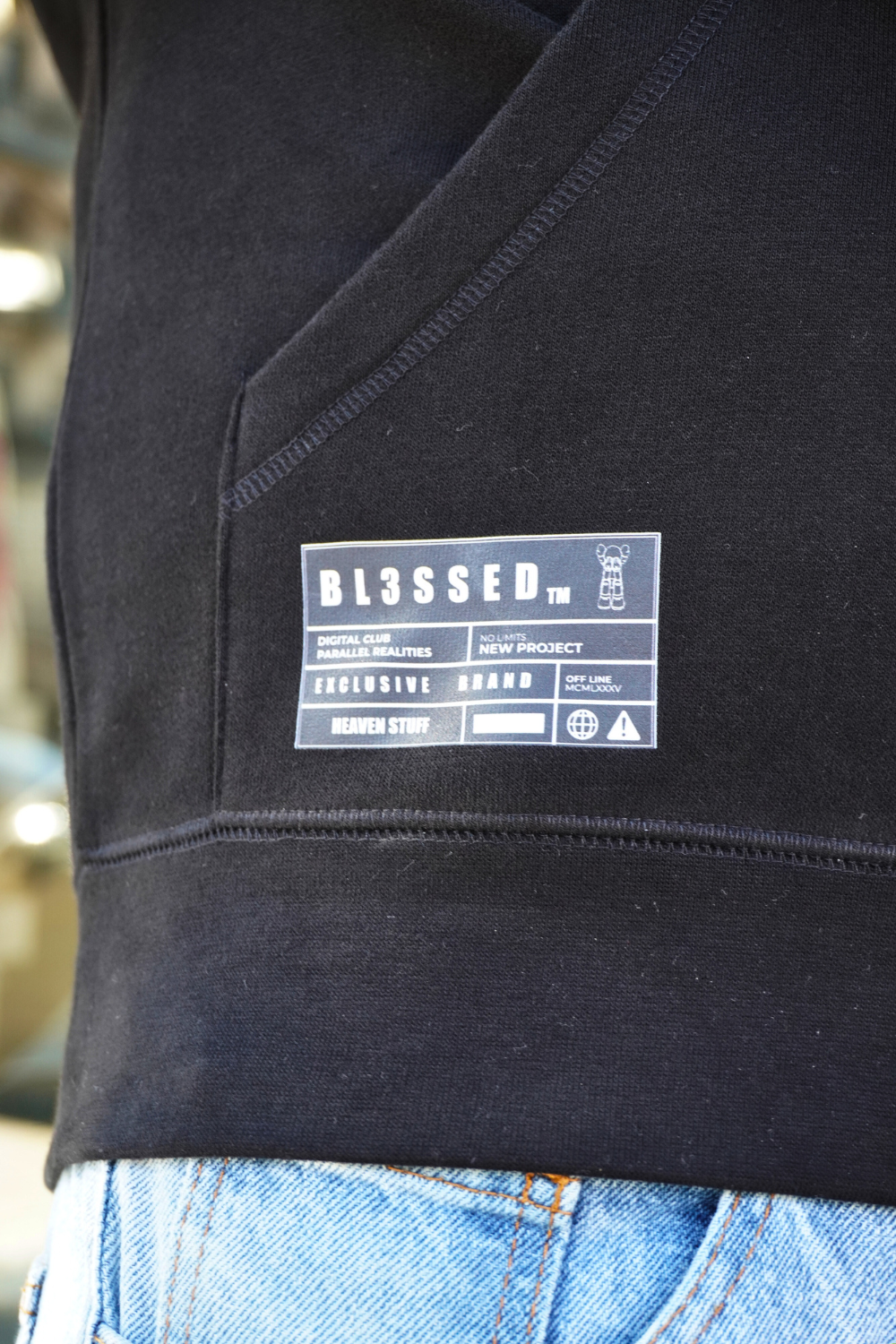 SUDADERA CON CAPUCHA "CHERRY" - NEGRO - BLESSED BRAND