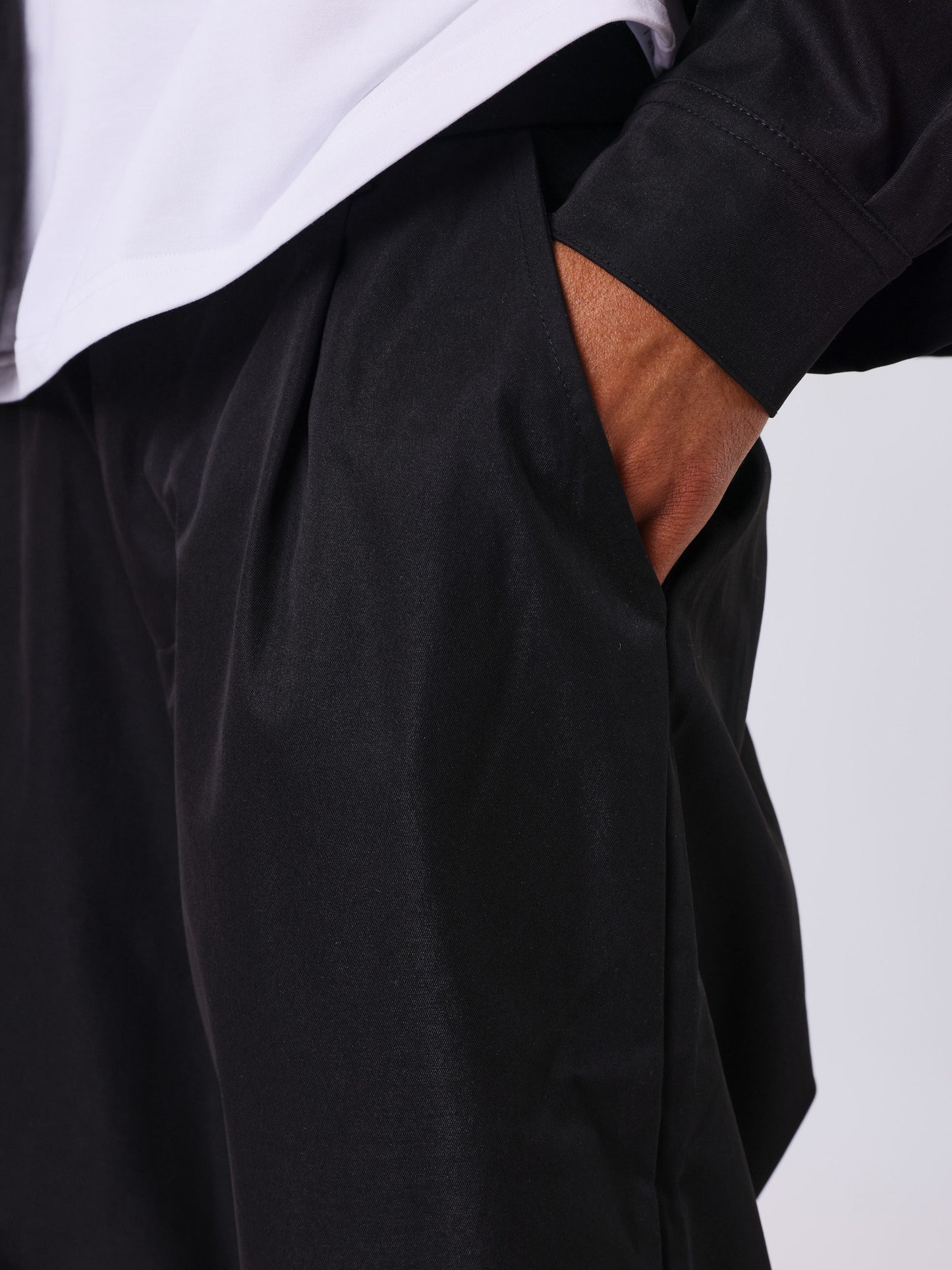 PANTALÓN CON PINZAS ELEGANTE - NEGRO - PROJECT X PARIS | 2544165_BK