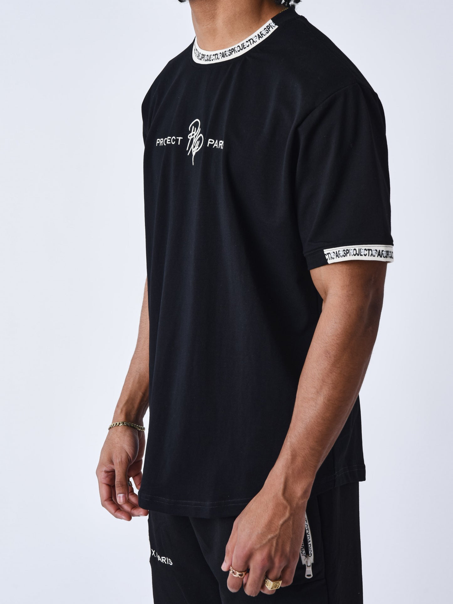 CAMISETA BRAZALETE CON LOGO BORDADO - NEGRO - PROJECT X PARIS | 2210218